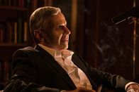 Akte X - Die unheimlichen Fälle des FBI – Mulder macht sich auf den Weg zu dem rauchenden Mann (William B. Davis), in der Hoffnung, endlich Antworten zu bekommen ...