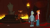 Futurama – Seit Calculons tragischem Tod vor über einem Jahr sind Bender (M.) und Fry (r.) verzweifelt, denn ihre Lieblingsserie "Alle meine Schaltkreise", in der Calculon die Hauptrolle gespielt hatte, ist nicht mehr das, was sie mal war ...
