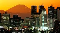 Wildes Tokio – Naturgewalten wie Vulkane sind auch in Tokio immer in Sichtweite. Kaum ein anderes Land ist so häufig von Erdbeben, Vulkanausbrüchen und Tsunamis betroffen.