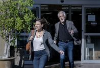 Criminal Minds – Bridget Voit (Kiele Sanchez, l.); David Rossi (Joe Mantegna, r.)