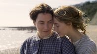 Ammonite – Ammonite Zarte Bande: Kate Winslet als Mary Anning, Saoirse Ronan als Charlotte Murchison
