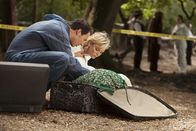 Silent Witness – Jack Hodgson (David Caves, l.); Dr. Nikki Alexander (Emilia Fox, r.)