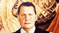 Hitlers Komplizen – Grandios, arrogant, selbstherrlich: Hermann Göring, hier auf einem stilisierten Foto, blieb sich bis zuletzt treu. In Nürnberg zum Tode durch den Strang verurteilt, beging er in der Nacht vor der Urteilsvollstreckung Selbstmord.