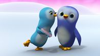 Wissper – Wissper - Der perfekte Pinguin-Stein - Ein Hilferuf führt Wissper und Peggy in die Eiswelt. Pinguin Pablo hat sich am Flügel verletzt. Dabei müsste er doch dringend einen Stein für seine Freundin Paula suchen. Die anderen Pinguine und Walross Wilma helfen Peggy und Wissper bei der Suche nach einem Stein. Doch der richtige ist nicht dabei. Pablo möchte selbst nach dem perfekten Pinguin-Stein suchen, aber vorher muss sich jemand um seinen verletzten Flügel kümmern. Foto: ORF/STUDIO 100 MEDIA. Veröffentlichung honorarfrei nur für redaktionelle Berichterstattung in Sendungszusammenhang und mit Copyrightangabe. Kontakt: foto@orf.at