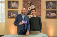 Haustierprofis – Moderator und Tierfreund Ralph Morgenstern begrüßt zusammen mit Tierarzt und YouTuber Dr. Karim Montasser Frauchen und Herrchen mit deren Hunden und Katzen, Vögeln, Kaninchen und Hamstern, aber auch Echsen und andere Exoten auf einem idyllischen Wasserschloss im Münsterland.