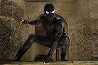 Spider-Man: Far from Home – Die Spinne ist zurück: Peter (Tom Holland), alias Spider-Man, im Kampf gegen die Elementals.