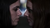 The Heretics – v.li.: Gloria (Nina Kiri), Joan (Jorja Cadence)