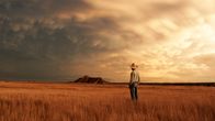 The Rider – Seit seinem schweren Rodeounfall fühlt sich Brady (Brady Jandreau) nutzlos und alleingelassen.
