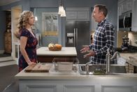 Last Man Standing – Vanessa (Nancy Travis, l.); Mike (Tim Allen, r.)