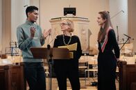 Sternstunde Musik: Exodus - Musik und Poesie – Sternstunde Musik Exodus – Musik und Poesie Chatrina Gaudenz bei der Probe mit Zekarias Kebraeb aus Eritrea und Eleonora Cholak aus der Ukraine Copyright: SRF