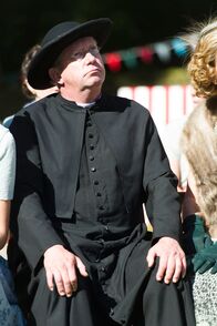 Father Brown – Father Brown (Mark Williams) ist dem Täter auf der Spur.