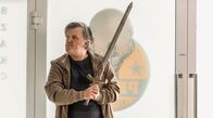 Sweat – SÃœDWESTRUNDFUNK Sweat, Episode 1: Pilot - DebÃ¼t im Dritten Detlef (Moritz Berg) will sein Perle-Abo kÃ¼ndigen. Als beim dritten Besuch immer noch nichts passiert, verliert er die Geduld. Â