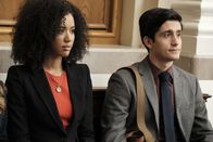For the People – Allison Adams (Jasmin Savoy Brown, l.); Jay Simmons (Wesam Keesh, r.)