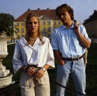 Das Erbe der Guldenburgs – Tobias (Alexander Wussow) ist aus Berlin auf Besuch gekommen. Er versucht, mit Nane (Katharina Böhm) ins Gespräch zu kommen, doch sie verhält sich abweisend.