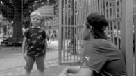 Streetphilosophy – Kicken mit Toni, der lieber nicht erwachsen werden will. Wie schön wäre es, wieder Kind zu sein! Gedankenverloren spielen - nur um des Spieles willen.