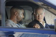 Falcon Rising – John "Falcon" Chapman (Michael Jai White, l.); Manny (Neal McDonough, r.)