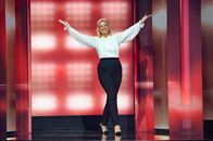 Verstehen Sie Spaß? – Mit Barbara Schöneberger präsentiert nach 32 Jahren wieder eine Frau den Unterhaltungsklassiker „Verstehen Sie Spaß?“.