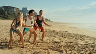Perfect Wave – L-R: Yvette Lawrence (Reine Swart), Tiaan Nothnagel (Edwin van der Walt), Hermann (Bennie Fourie)