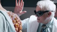Cyst – Dr. Guy (George Hardy)