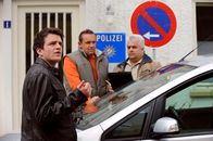 Dahoam is Dahoam – Florian (Tommy Schwimmer) träumt vom Autofahren.