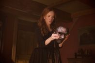 Salem – Anne (Tamzine Merchant) begibt sich auf eine gefährliche und doch erkenntnisreiche Reise ...
