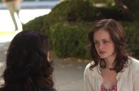 Gilmore Girls – Nach langem Überlegen fasst Rory (Alexis Bledel) den Beschluss, im kommenden Jahr nicht in Yale weiter zu studieren. Eine Entscheidung, die ihre Mutter Lorelai absolut nicht bewilligt ...