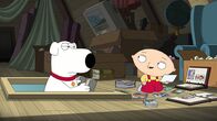 Family Guy – Brian Griffin (l.); Stewie Griffin (r.)