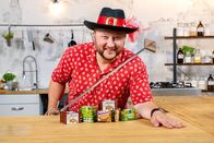BesserEsser – Knusprige Waffel, cremige Schokolade, geröstete Haselnüsse: Haselnuss-Schnitten werben mit ausgewählten Zutaten. Aber können sie dieses Versprechen auch halten? Sebastian Lege packt aus!