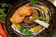Silvia kocht – „Buchweizen Risotto mit Goldforelle im Bierbackteig“ von Brigitte Gell.