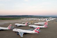 Der Kampf um die Riesenflieger – Der Flugzeugpark von Teruel: Unbemerkt von der Öffentlichkeit entsteht in einer Halbwüste in Spanien der größte Flugzeugparkplatz in Europa.