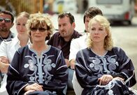 Unter weißen Segeln – An Bord der "Star Clipper" begegnen sich die beiden Exfrauen Vera (Gila von Weitershausen, li.) und Ruth (Claudia Messner) des berühmten Konzertpianisten Caspari.