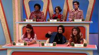 Victorious – L-R: Cat Valentine (Ariana Grande), André Harris (Leon Thomas III), Jade West (Elizabeth Gillies), Beck Oliver (Avan Jogia), Robbie Shapiro (Matt Bennett), Trina Vega (Daniella Monet)