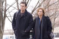 Untraceable – Marsh (Diane Lane, r.) und ihr FBI-Kollege Griffin Dowd (Colin Hanks, l.) rätseln über die Motive des Internetkillers.