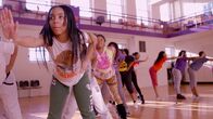 Step – Tayla Solomon (Tayla Solomon, l.)