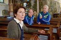Vier Frauen und ein Todesfall – (v.li.) Adele Neuhauser (Julie), Charly Rabanser (Salchegger), Brigitte Kren (Maria).
