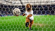 Unser Sommermärchen - Die WM 2006 – „Unser Sommermärchen – Die WM 2006“ erinnert an einen legendären Fußballsommer in NRW. Und natürlich sind auch Maskottchen Goleo und sein Darsteller Martin Paas mit von der Partie mit interessanten Einblicken ins Geschehen auf dem Platz. - (ARCHIV - 20.06.2006, Nordrhein-Westfalen, Gelsenkirchen: EM-Maskottchen Goleo)