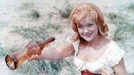 Das Kleid – Mo, 1.5.17, 6.55 Uhr + WH Di, 2.5.17, 12.30 Uhr Das Kleid Spielfilm DDR 1961 Regie: Konrad Petzold und Egon Günther Nur die hübsche Katrin (Eva-Maria Hagen), ein Mädchen aus dem Volk, hat ein Herz für die beiden Gesellen.