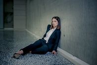 Bad Banks – Jana Liekam (Paula Beer) steht vor einer großen beruflichen Herausforderung...
