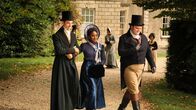 Sanditon – Harry Montrose (Edward Davis, l.), Georgiana Lambe (Crystal Clarke, m.) und Arthur Parker (Turlough Convery, r.)