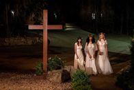 Into the Dark – Lacey (Ciara Bravo), Shay (Jahkara J. Smith) und Kellyann (Annalisa Cochrane)