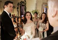 Charmed - Zauberhafte Hexen – Verliebt, verlobt, verwirrt: Henry (Ivan Sergei, l.), Paige (Rose McGowan, 2.v.l.), Phoebe (Alyssa Milano, M.) und Piper (Holly Marie Combs, 2.v.r.) ...