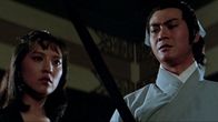 Das Schwert – v.li.: Fa Ying-chi (Jade Hsu), Li Mak-Yin (Adam Cheng)