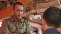 Hawaii Five-0 – Steve McGarrett (Alex O'Loughlin, l.) muss hart durchgreifen um bei den Russen Gehör zu finden - werden sie nun endlich mit ihm zusammen arbeiten?