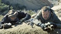 Navy CIS: L.A. – Riskieren ihr Leben, um Kensi aus der Gewalt der Taliban zu befreien: Sam (LL Cool J, l.) und Callen (Chris O'Donnell, r.) ...