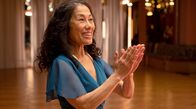 Winterwalzer – Tanzlehrerin Lizzy Petkoff (Akiko Hitomi)
