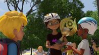 Power Players – Zoe gewinnt den Pokal, aber das war nicht leicht.