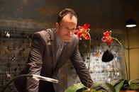 Elementary – Holmes (Jonny Lee Miller) gibt nicht auf, bis der Mord an dem Bioingeneur aufgeklärt ist ...