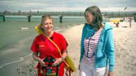 Landpartie – Heike Götz ist zu Besuch bei den Rettungsschwimmern in Prerow.