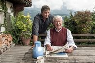 Der Bergdoktor – Bergdoktor Martin Gruber (Hans Sigl, l.) zusammen mit seinem Freund und Mentor Dr. Roman Melchinger (Siegfried Rauch, r.).