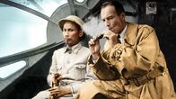Apokalypse: Der Kalte Krieg – Vietnam - Während der Friedensverhandlungen zwischen Frankreich und den Vietminh befinden sich Ho Chi Minh und der Diplomat Jean Sainteny in einem Wasserflugzeug auf dem Weg zu Admiral Thierry. (Bridgeman Images)